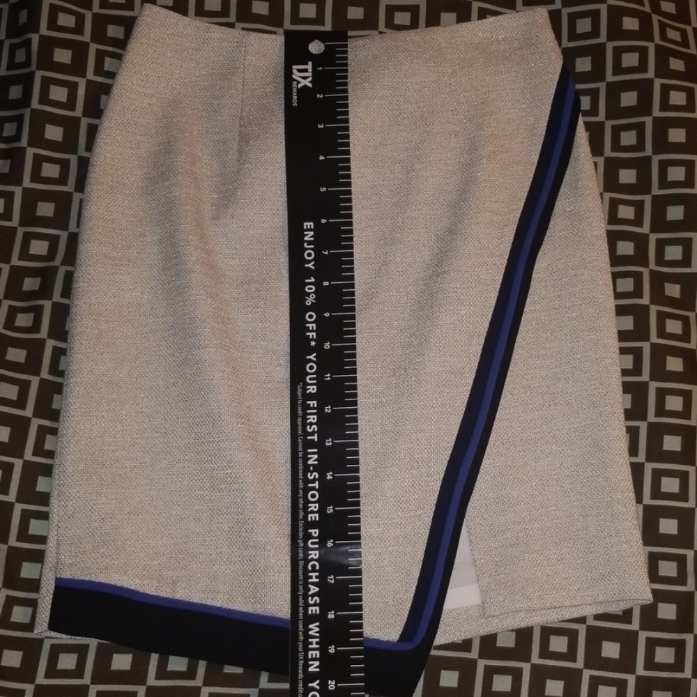 NWT White House Black Market skirt - Picture 8 of 9